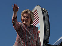 Хиллари Клинтон возобновила предвыборную кампанию