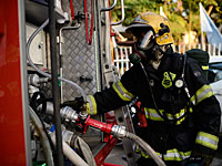 Пожар в Ришон ле-Ционе: пожарные прочесывают дома в поисках людей 
