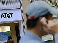AT&T подтверждает план купить Time Warner, сумма сделки более 100 миллиардов долларов