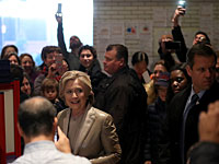 Хиллари Клинтон прибыла на избирательный участок 