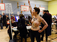 Активистки FEMEN попытались сорвать голосование Трампа