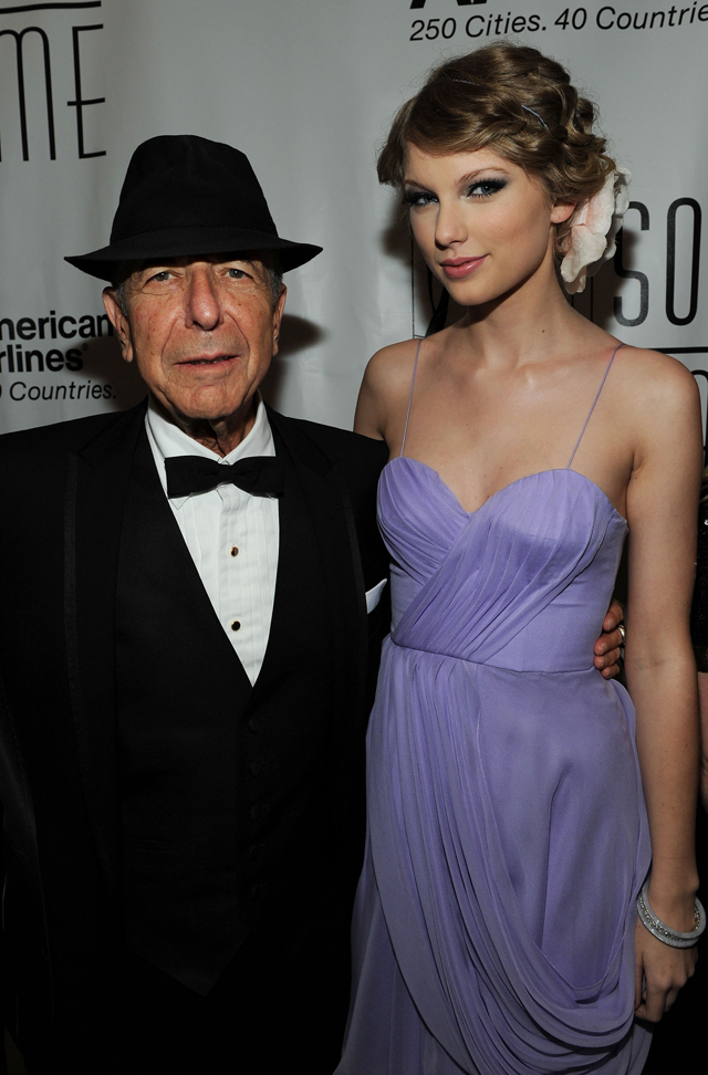 Леонард Коэн с певицей Тейлор Свифт, которая вскоре станет самой высокооплачиваемой певицей в мире. 2010 год