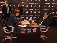 Матч за шахматную корону: после четырех партий счет ничейный