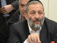 Глава МВД угрожает лишать поджигателей израильского гражданства