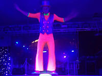 В дни праздника Ханука израильские зрители впервые смогут увидеть цирковое световое Неон-шоу