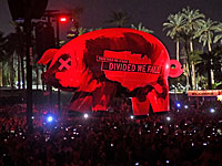 Выступление Роджера Уотерса на фестивале в Калифорнии сопровождалось полетом надувной свиньи