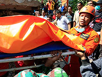 Жертвами землетрясения на Суматре стали около 100 человек
