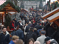 В Берлине вновь открылась рождественская ярмарка, на которой произошел теракт