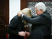 Аббас наградил главу МИД Швеции "звездой Эль-Кудса"