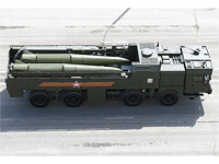 Транспортно-заряжающая машина комплекса "Искандер-М" с ракетами