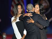 Барак Обама с женой и дочерью. Чикаго, 10 января 2017 года