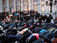 Протест йеменцев в Нью-Йорке: закрытие фалафельных и массовая молитва. Фоторепортаж