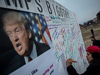 Письма Трампу, "президенту болонской колбасы",  около Монумента Вашингтона. Фоторепортаж