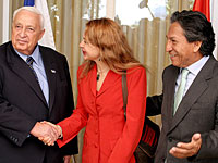 Ариэль Шарон, Элиан Карп-Толедо и Алехандро Толедо, 2005 год
