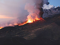 Этна, крупнейший вулкан Европы, проснулась после восьмимесячного затишья