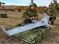 Российские военные готовят мини-БПЛА к взлету (иллюстрация)