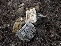 В Тернопольской области нашли сотни разрушенных еврейских надгробий