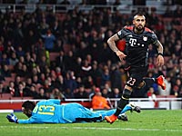"Бавария" забила пять мячей за 30 минут и вышла в четвертьфинал 
