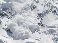 Сход лавины во французских Альпах: один человек погиб, двое пропали без вести