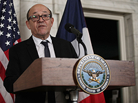 Министр обороны франции Жан-Ив Ле Дриан