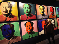 Один из многих портретов Мао, созданных Уорхолом, продан почти за $13 миллионов
