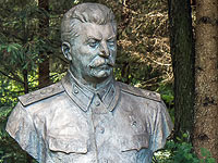 В Новосибирске "на народные деньги" отлит памятник Сталину, но места ему не нашли  