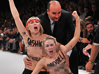 Акция протеста секстремисток FEMEN в Париже. 2013 год