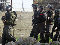Бойцы пограничной полиции во время одной из операций в Наби Салех (архив)