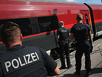 На железнодорожном вокзале в Вене столкнулись два поезда