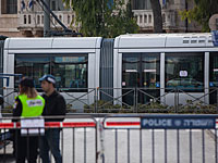 В Иерусалиме арабский водитель выехал на трамвайные пути и был задержан полицией    