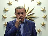 Президент Турции Реджеп Тайип Эрдоган после оглашения предварительных результатов референдума. Стамбул, 16 апреля 2017 года