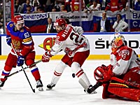 Россияне разгромили датчан, забив три шайбы за 70 секунд. Чехи в овертайме одолели норвежцев