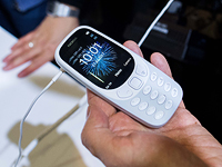 Россияне за два дня раскупили все новые мобильные телефоны Nokia 3310