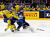 Шведы разгромили сборную Финляндии и вышли в финал чемпионата мира