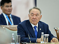 Назарбаев запретит женщинам одеваться в черное: "Казахстан должен быть светским"