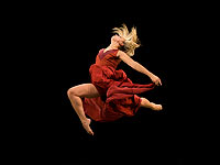 Eisenhower Dance, один из ведущих коллективов современного балета в США, отмечает в этом году свое 25-летие