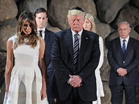 Меланья Трамп, Джаред Кушнер, Дональд Трамп, Иванка Трамп и Биньямин Нетаниягу в "Яд ва-Шем". Иерусалим, 23 мая 2017 года