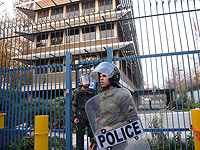 Террористические атаки в Тегеране, сообщается об удерживаемых в парламенте заложниках 