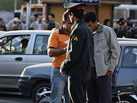     В Тегеране мотоциклист облил кислотой прохожих, множество пострадавших