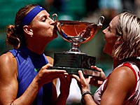 Маттек-Сэндз и Шафаржова выиграли третий турнир "Большого шлема" подряд