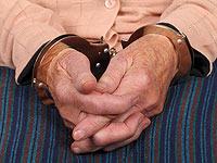 Пенсионер из Канзаса ограбил банк, чтобы спрятаться от жены в тюрьме 