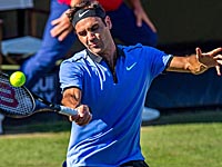 Роджер Федерер проиграл в "самом возрастном матче" за последние 35 лет
