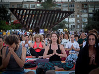 День Йоги в Тель-Авиве и Нью-Йорке. Фоторепортаж 
