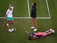 Йоханна Конта после тяжелого падения победила первую ракетку мира. Но затем снялась с турнира