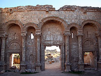 Северные ворота города Расафа