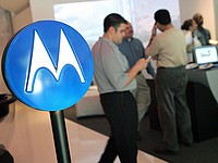 Компания Motorola запатентовала самовосстанавливающийся экран смартфона