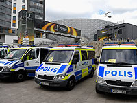 В центре Стокгольма мужчина с ножом напал на полицейских 