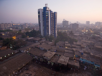 Число жертв обрушения здания в Мумбаи достигло 33 