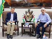 Президент Международного комитета Красного Креста Петер Маурер посетил сектор Газы и встретился с главой правительства ХАМАС Яхьей Сануаром
