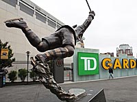 Памятник "самому известному голу в истории хоккея"